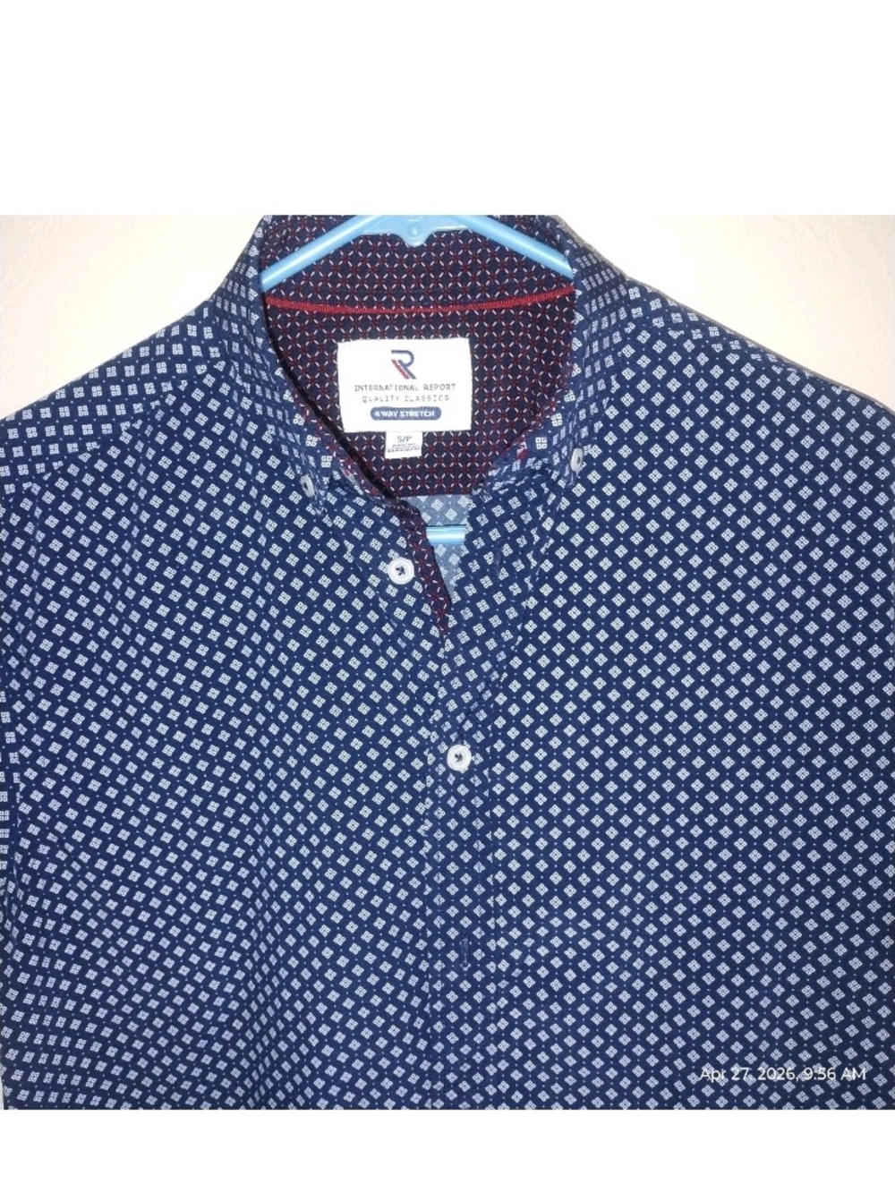 International Report Size Small Shirt